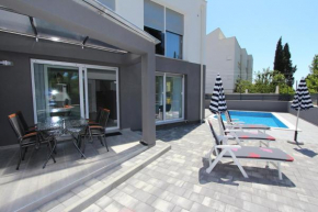 KARLO 2 Holiday Home with Pool